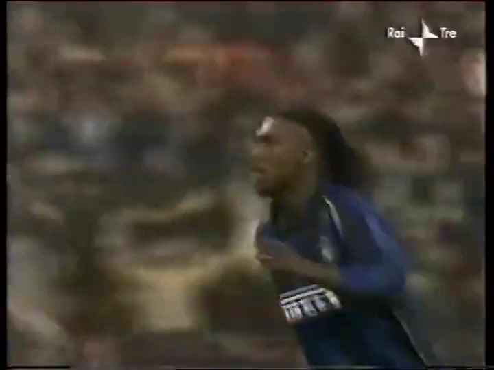 飞火流星！国米时期西多夫超级世界波攻破尤文球门