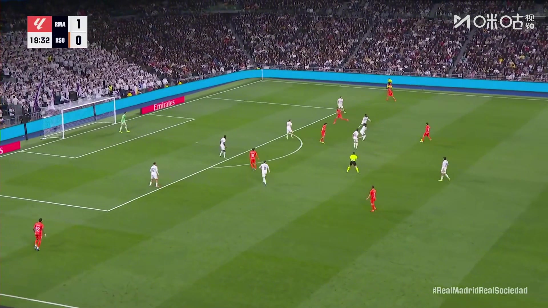 皇马被扳平！赫伊森禁区内放铲被判罚点球，奥亚萨瓦尔点射命中