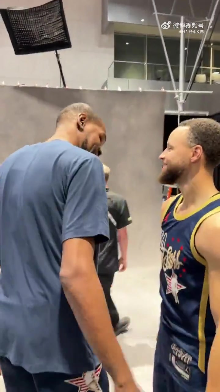 [精选视频推荐]库里眼神⚽都拉丝了库杜今日❗再齐聚 ！摇头库