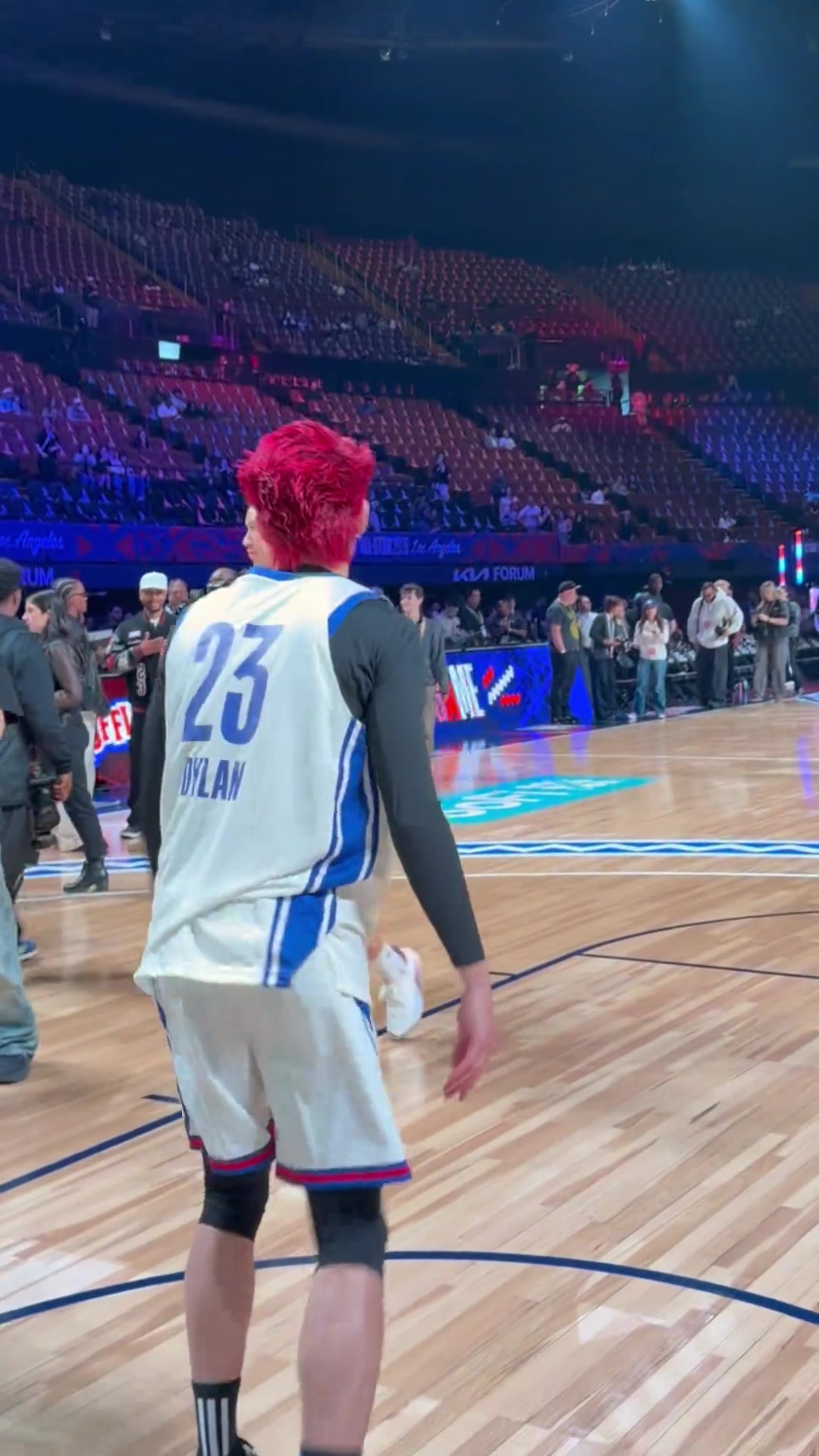 【体育视频】不是?演员王鹤棣...摸框这么轻松吗...?! 【体育视频】不是?演员王鹤棣...摸框这么轻松吗...?!