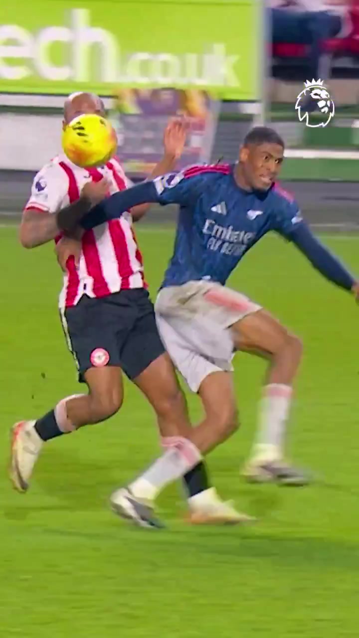 英超官推：莫斯克拉的失误，他没有放弃