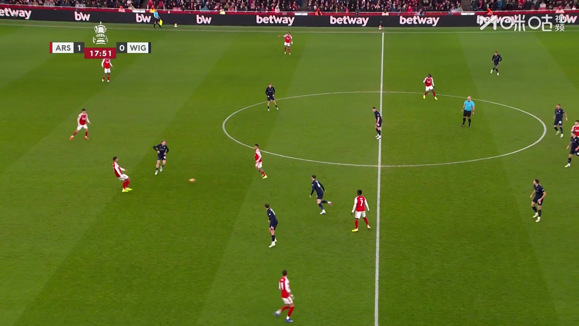 一招鲜!埃泽再送直塞妙传,马丁内利推球入网