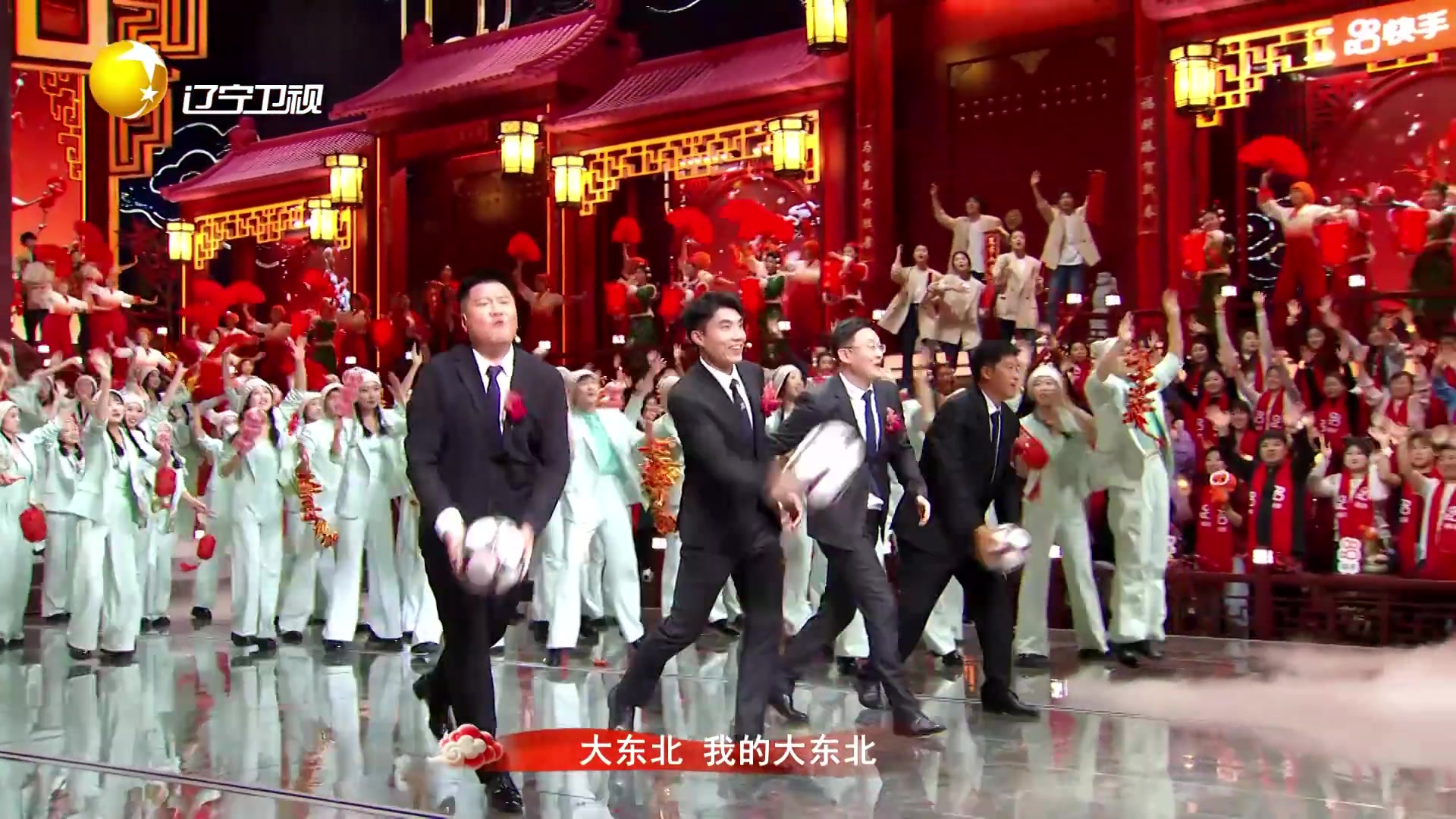 [精彩对决视频]郑智、孙继海、李金羽等人上辽宁春晚合唱《大东北✌❕️》，太有趣啦~