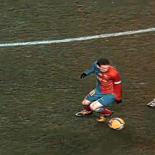 【集锦】别惹球王！名场面：梅西被暴力踩踏后，进攻端上演世界名