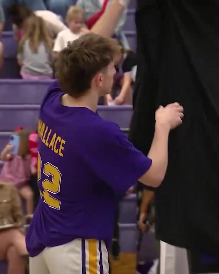 【今日爆点视频】也是高⬆️中的传奇人物了！卡森华莱士高中❕球