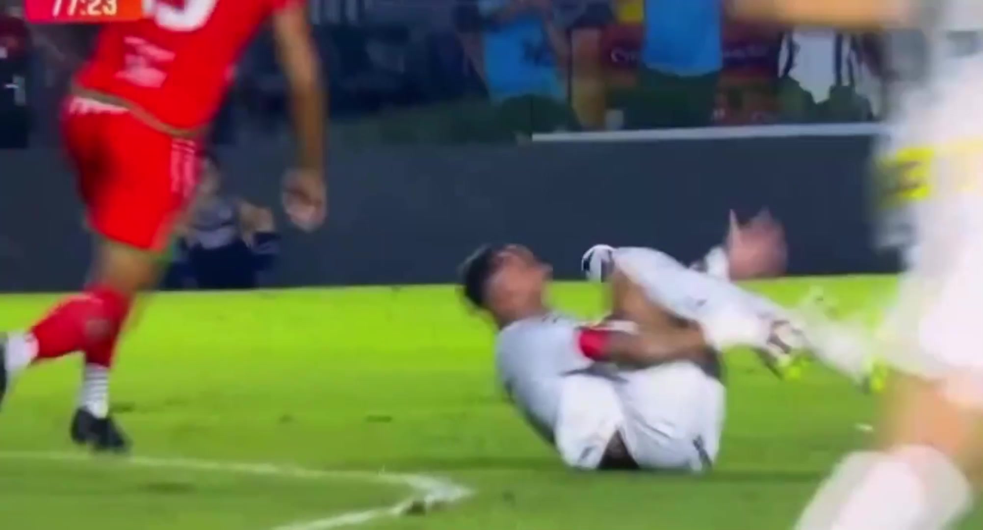 [有道理嘛?]内马尔时隔数月重返赛场仍遭暴力犯规，这要是不受