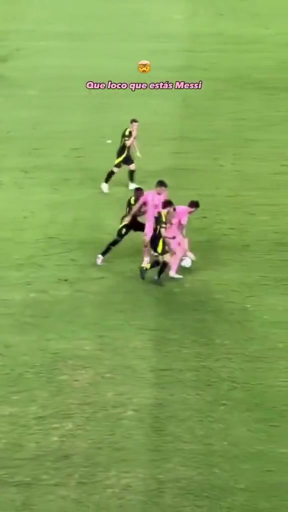  [你怎么看？]防守球员：我们明明已经包围了梅西...