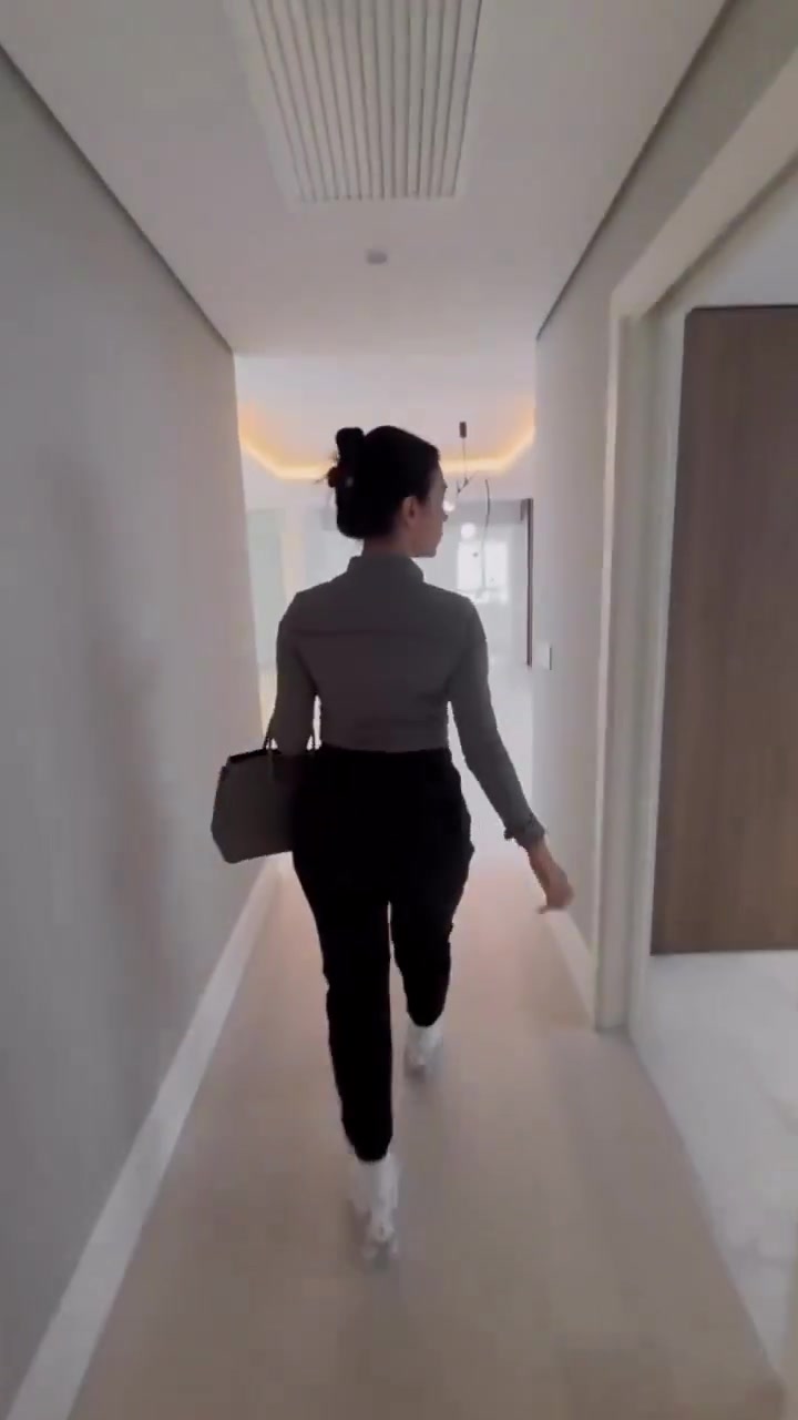 情人节当天C罗送了乔治娜一套新房子❤️