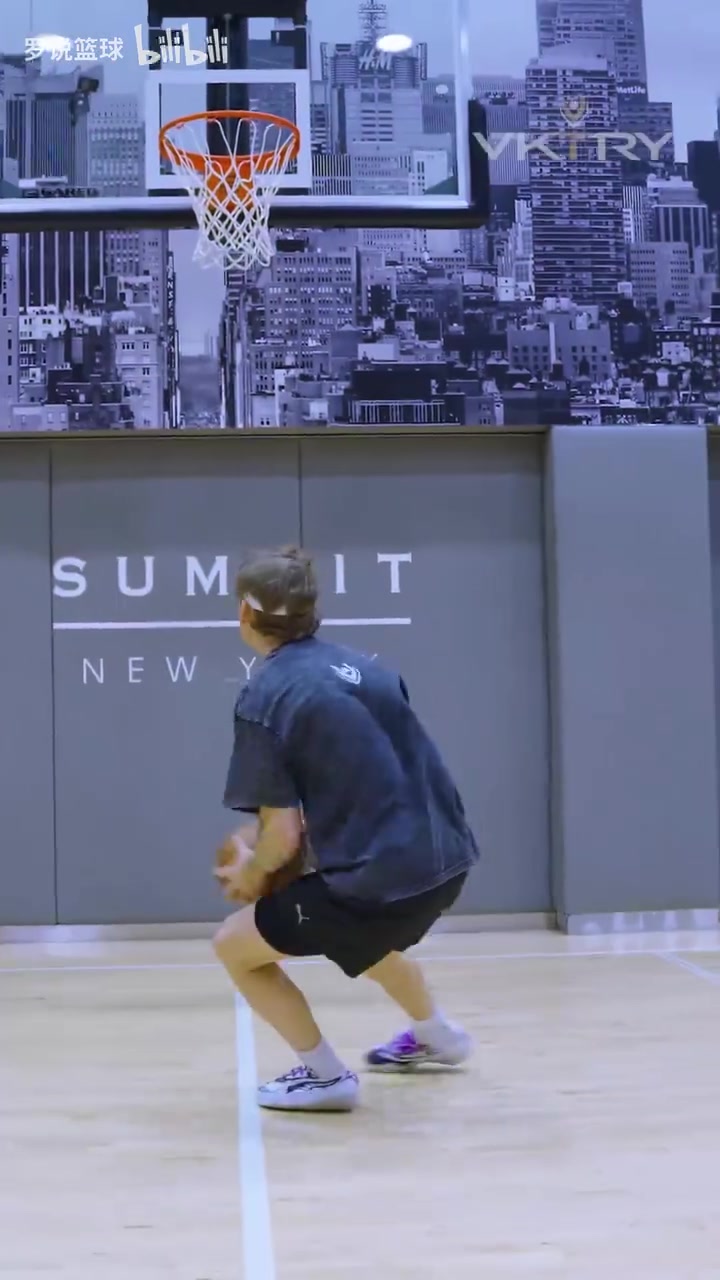 【精彩视频】秒杀本⚾届冠军！麦克朗预备4套扣篮动作✌️曝光：