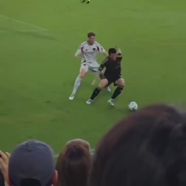 [球迷狂欢瞬间]突出一个挥洒自如！孙兴慜在美职联展现✌️精湛的摆⬅️脱技术！