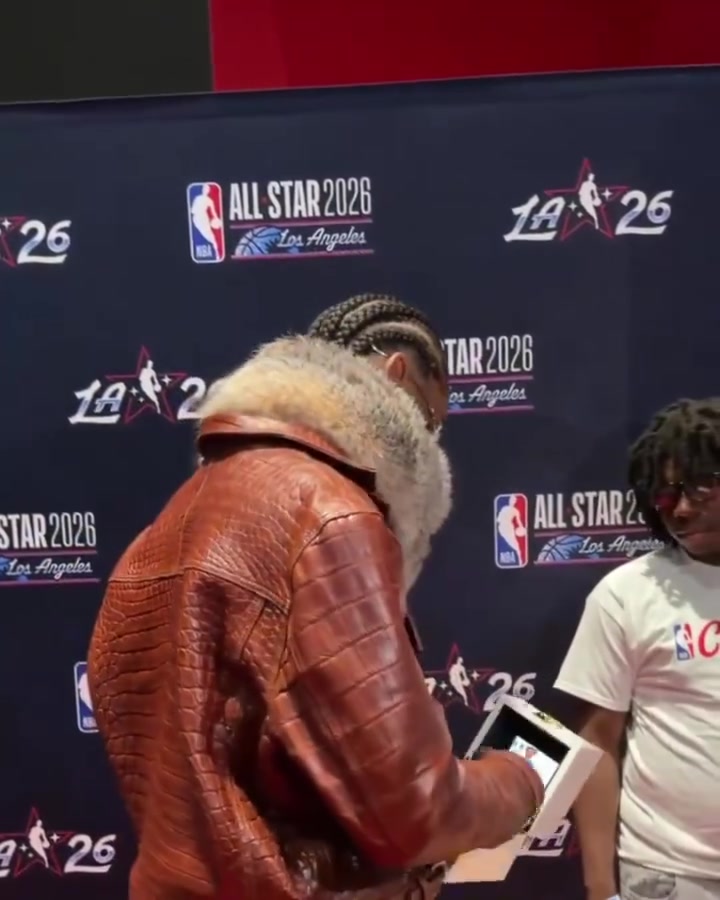 [体育头条]身外之物！SGA切特领取全明星戒指，SGA直接把