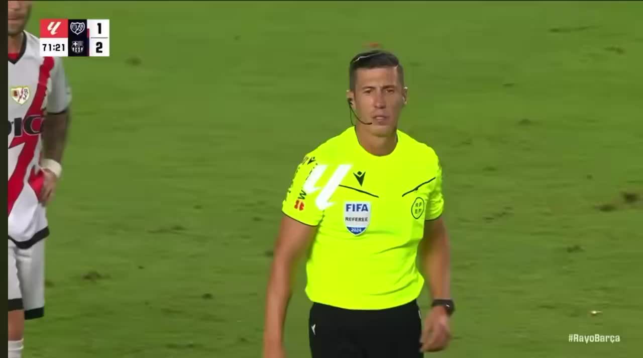 [足球]国外巴萨球迷：上赛季正是这位主裁判罚我们这个进球无效