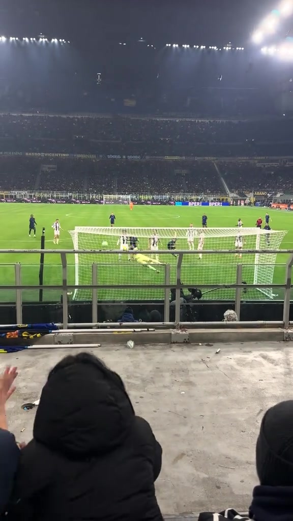 基本功扎实！现场视角再看皮奥暴力头槌攻破尤文大门