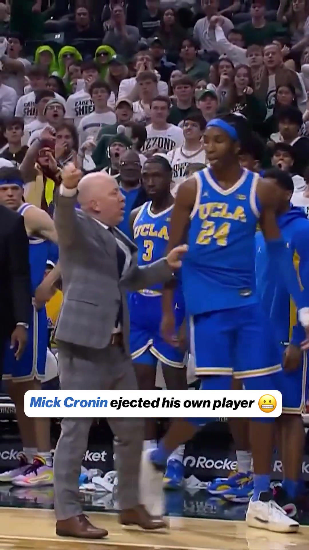 【篮球】活久见UCLA球员凶狠犯规，被自家主帅驱逐出场！！