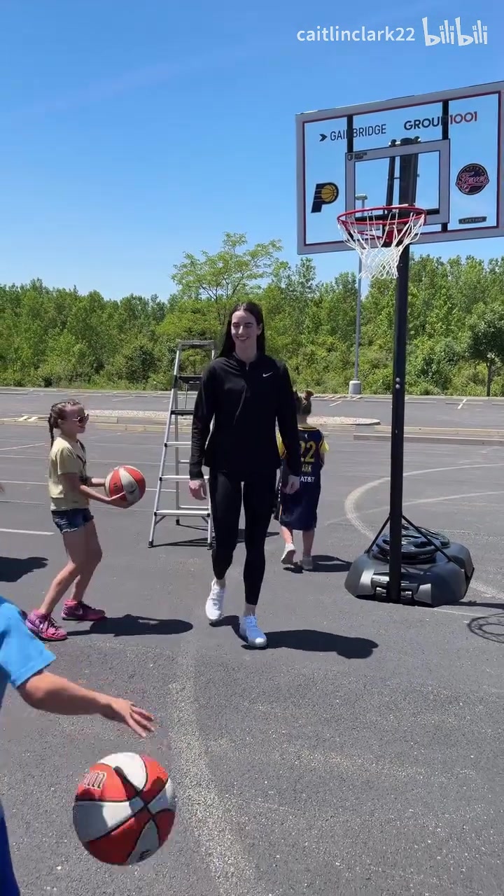 【今日视频】锲而不舍的小朋友！去**的篮球梦克拉克版！