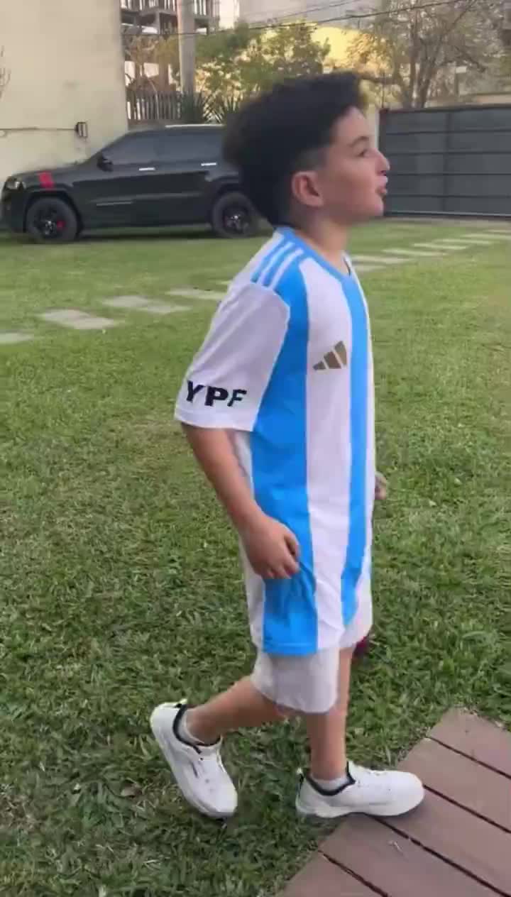 【今日冲击镜头】巴西博主：我们必须认真谈谈阿根廷人的问题➡️