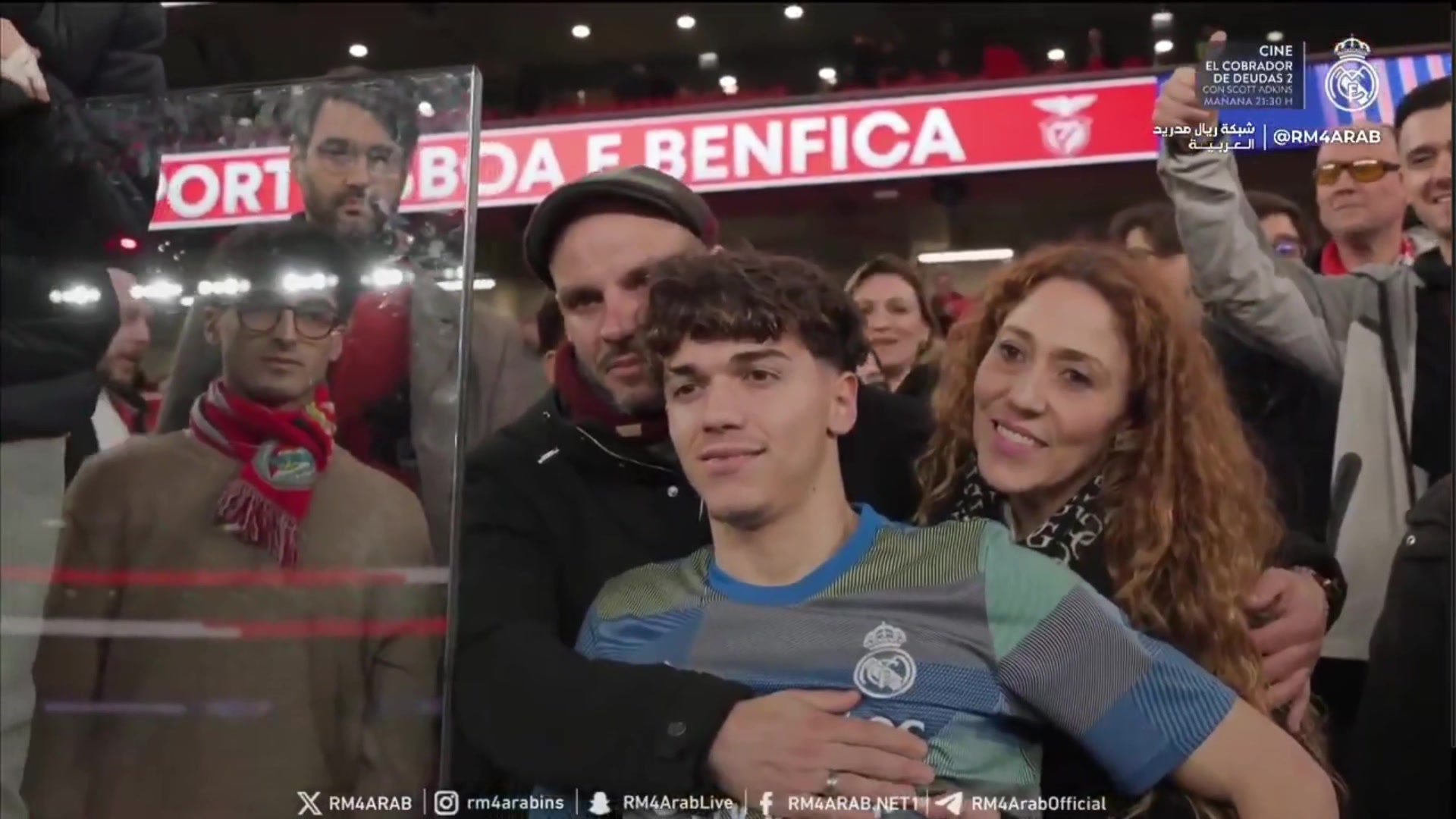 蒂亚戈·皮塔奇代表皇马完成了他的欧冠首秀，赛后与家人一起庆祝