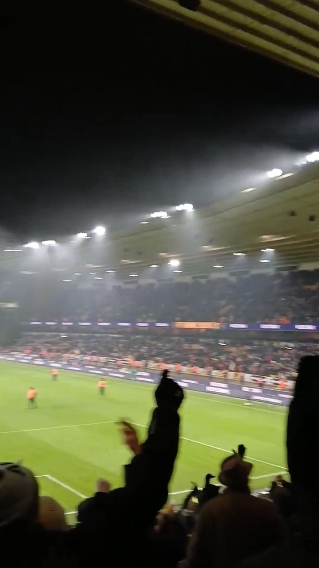 【视频/集锦】赛后狼队球迷嘲讽阿森纳：又排第二了～欧耶欧耶…