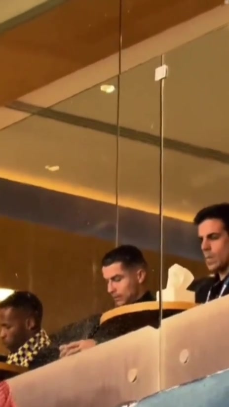 [精彩剪輯]1/8決賽次回合C羅繼續(xù)輪休，現(xiàn)場(chǎng)觀利雅得勝利比賽