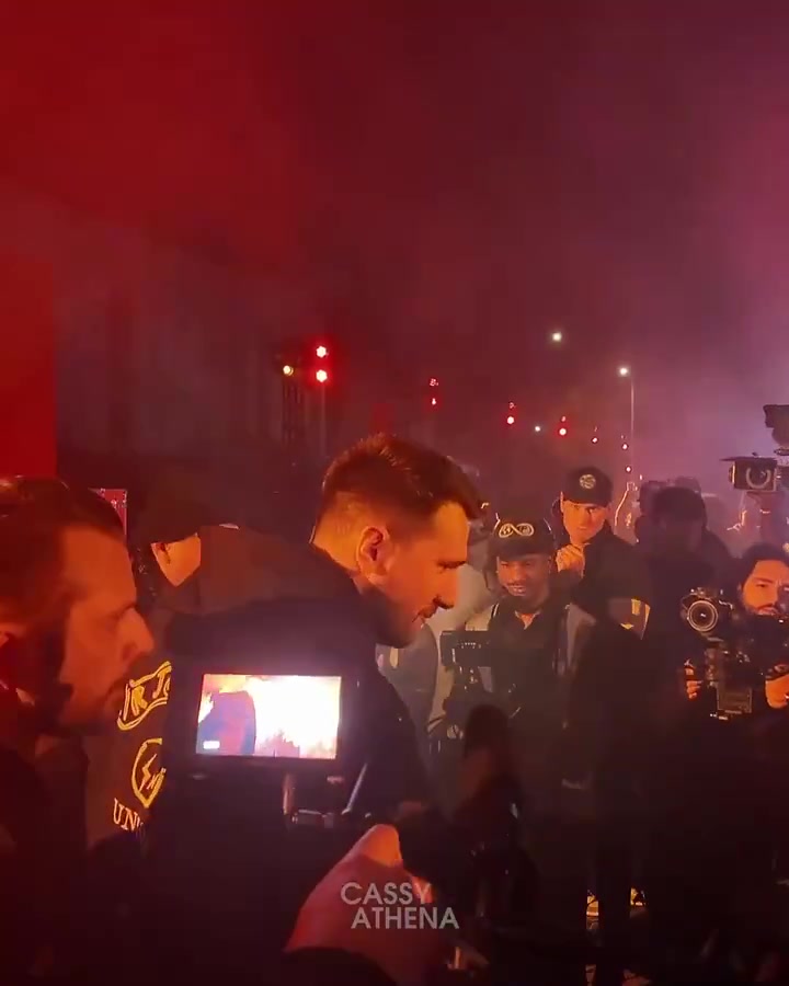 【你怎么看？】太帅了东契奇全明星假期开着布加迪超跑，参加品牌