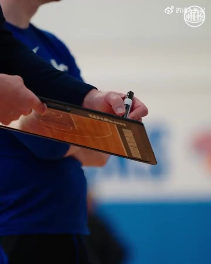 [扣篮瞬间]靓丽风景线！❕索汉去了尼克斯之后，又换新⬅️发型