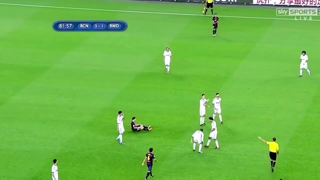 [西甲]他的眼中只有球！那些年梅西面对皇马时遭遇的防守！