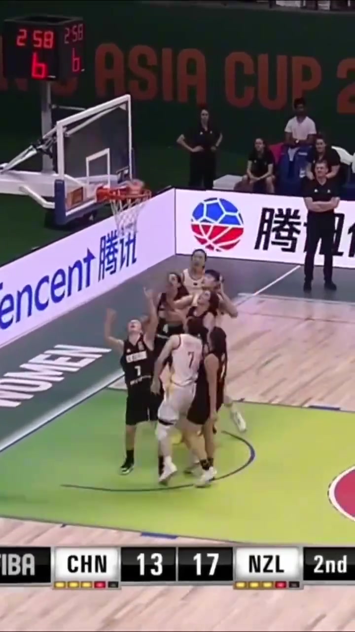 [精彩剪辑]还记得她吗？FIBA官方回顾邵婷国际赛场表现：转