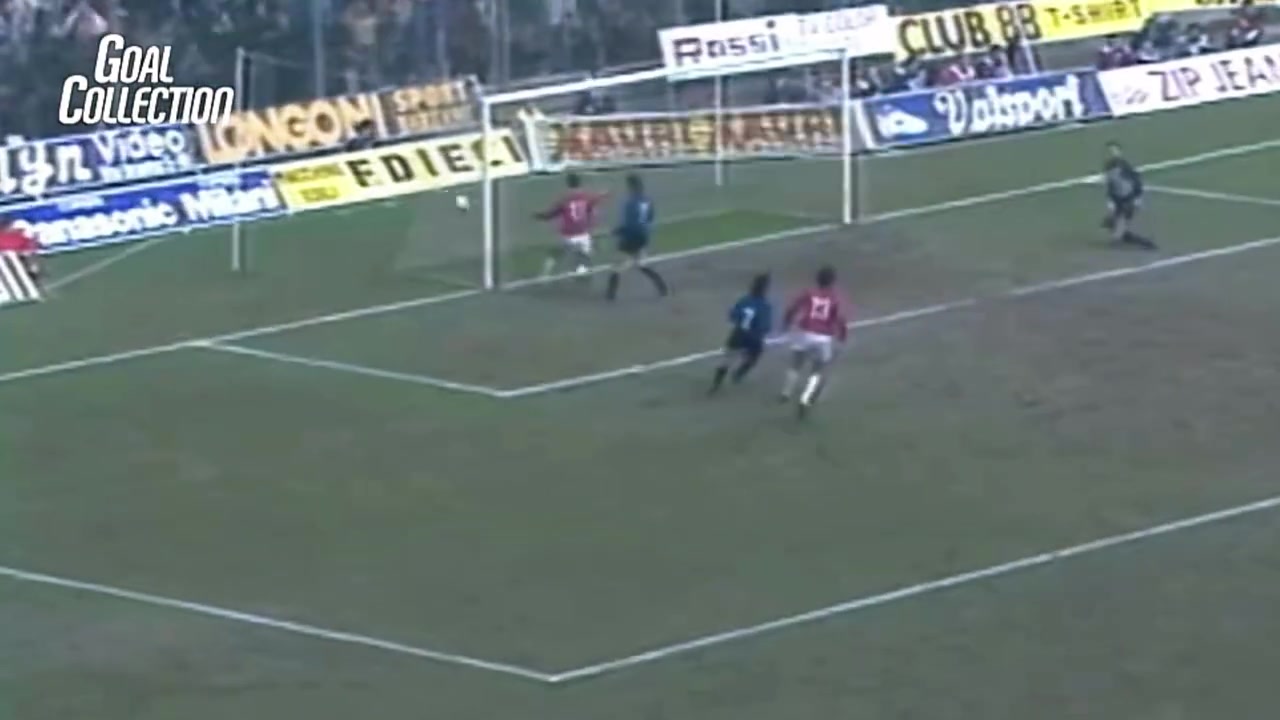 [推荐视频]绝对全能！范巴斯滕AC米兰时期的十佳球