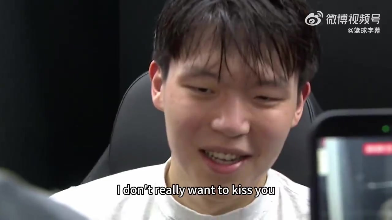  [NBA]英文采访！杨瀚森：我对约基奇说我不是真想亲你！而是尊重+喜欢