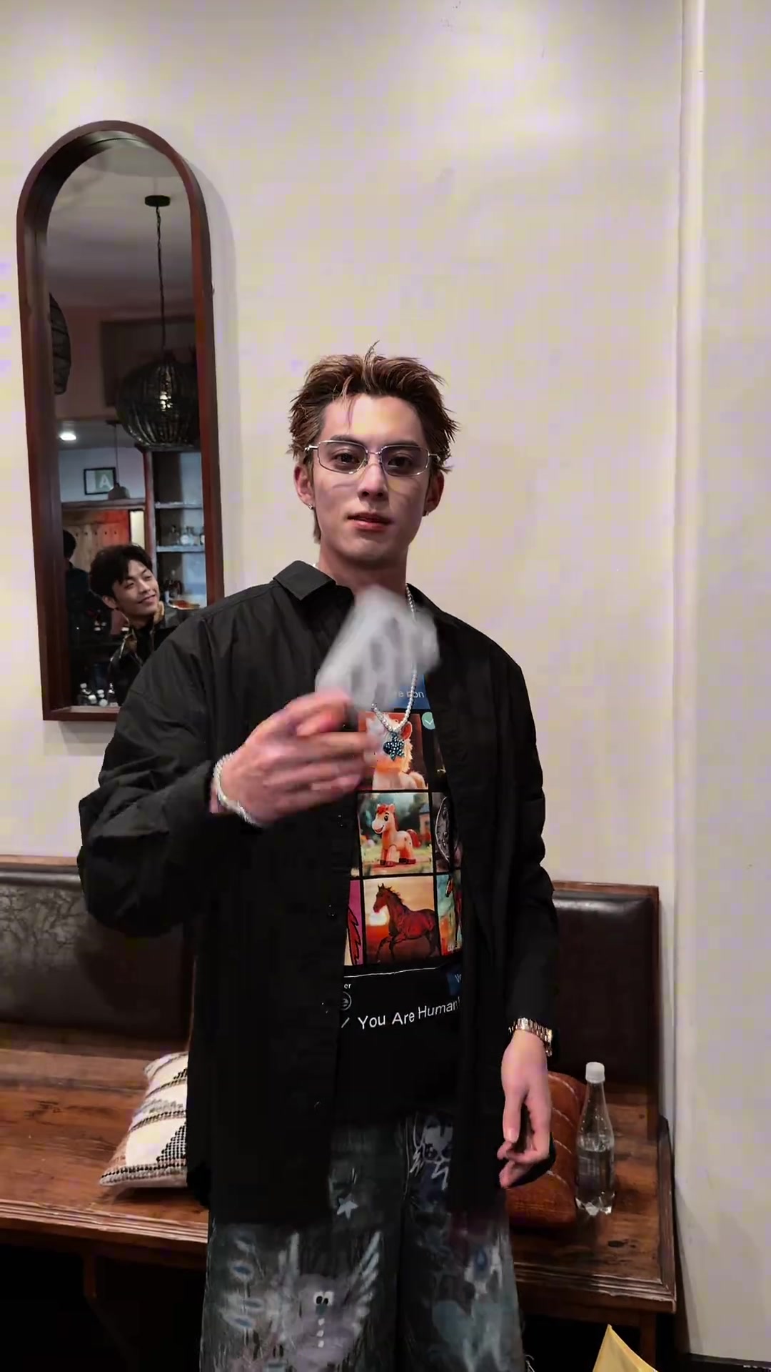 奥尼尔也是越来越好了，连星哥的手都握上了！