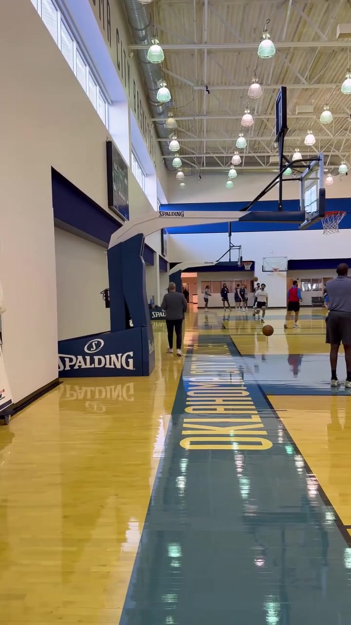 【体育头条】没白练！雷霆此前队内训练的三分大赛！