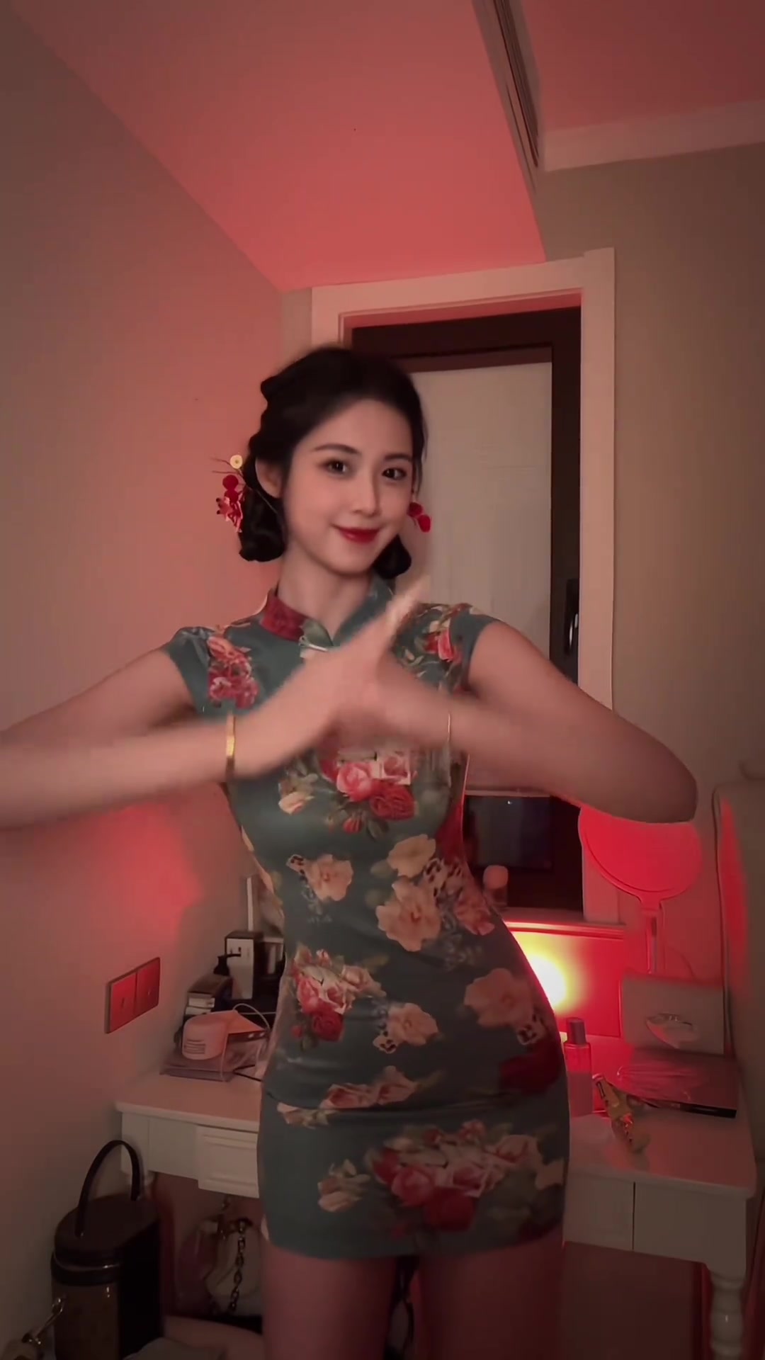 太美了！一时分不清是篮球运动员，还是舞蹈博主？