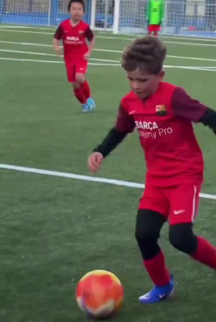 【视频/集锦】什琴斯尼的儿子正在巴萨青训营拉玛西亚接受训练，小伙子有前途