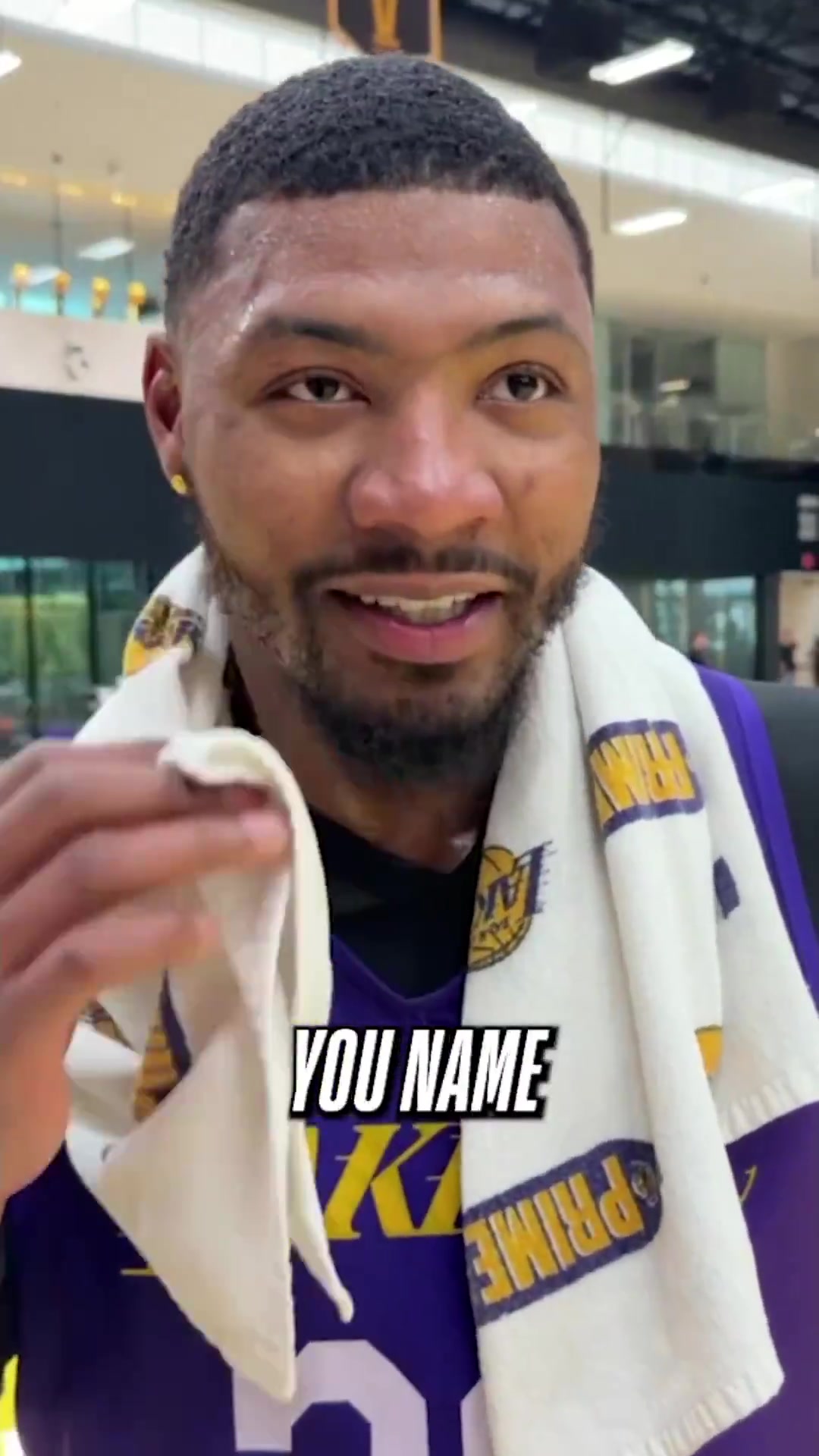 [精彩剪辑]NBA历史共42人分别为湖凯效力 猜猜斯玛特能说出几位？