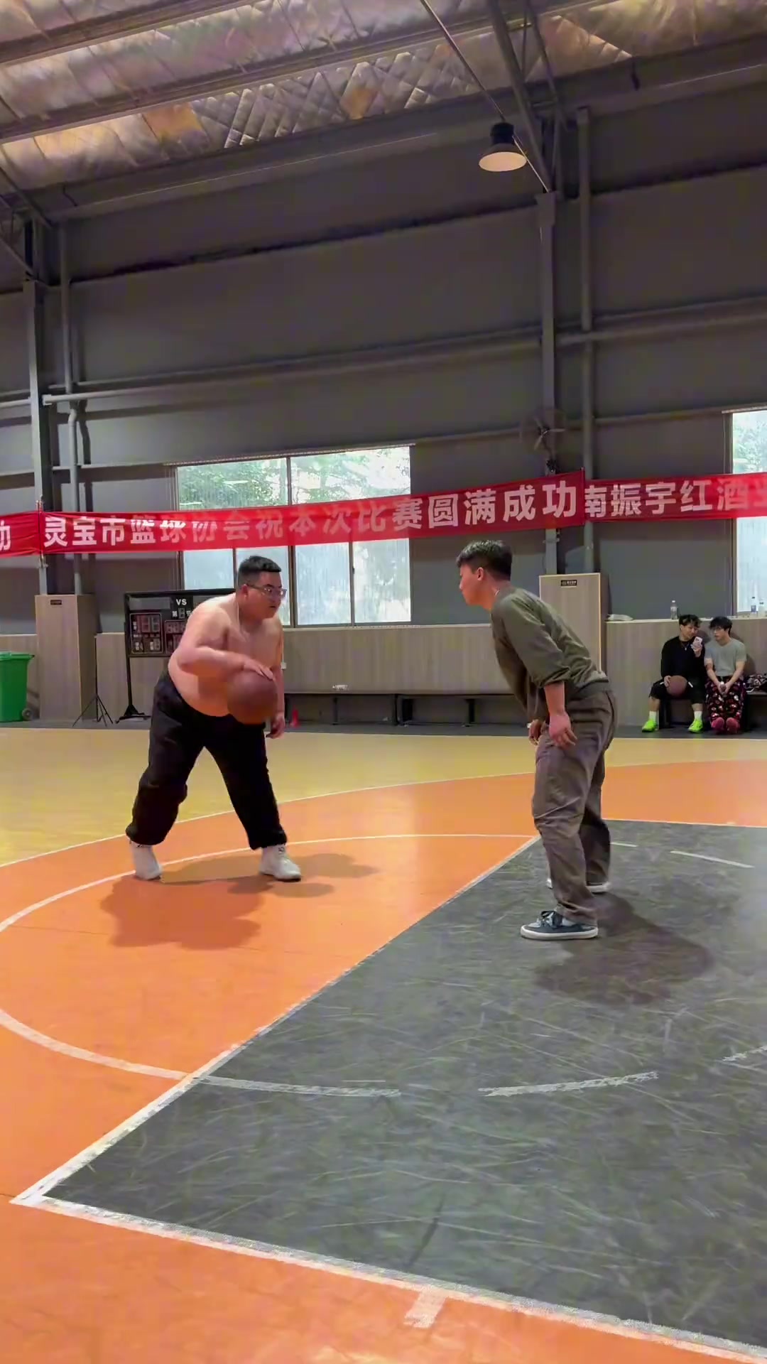 【体育视频】和这样的重型“厚卫”1v1，你们能打赢么？