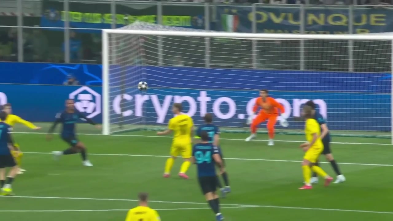 [球迷看点]门将立功！埃文森头球攻门，索默稳稳飞身扑出！