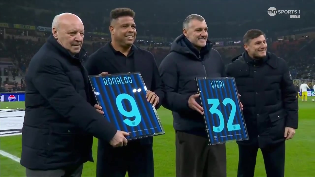 [视频]当年蓝黑军团的梦幻组合！大罗、维埃里现场观战国米欧冠