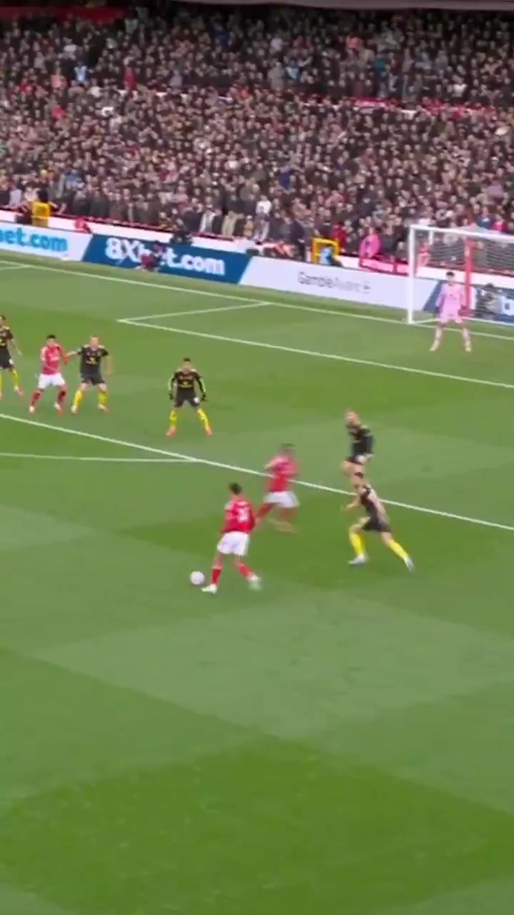 [你怎么看？]超值签约！拉门斯用表现确立了自己主力门将的位置！