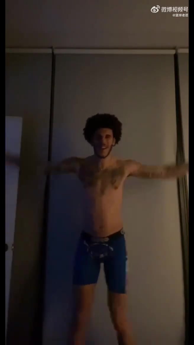 【篮球】已转行？！球哥晒性感舞蹈视频