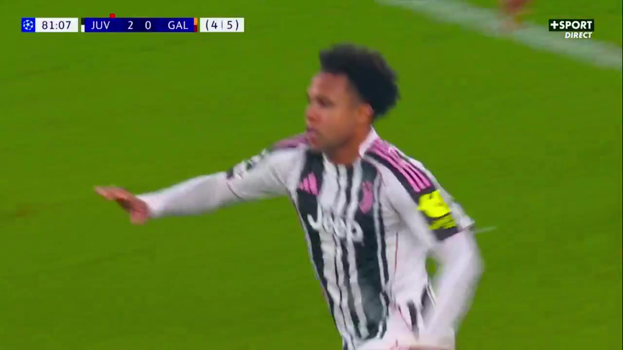 神奇！十人尤文5-5扳平总比分！麦肯尼门前头球破门！