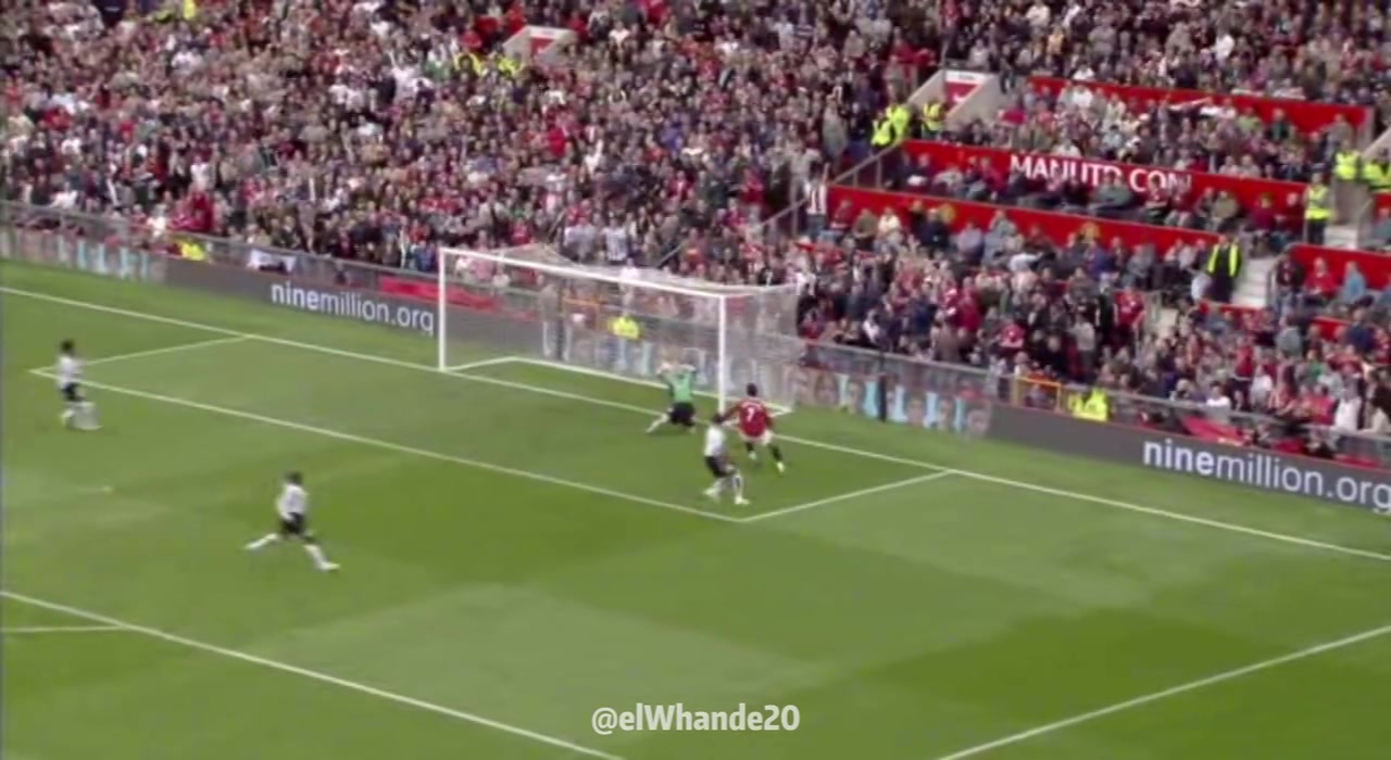 [推荐视频]放现在这俩人值多少钱？曼联时期鲁尼和C罗的默契配合！