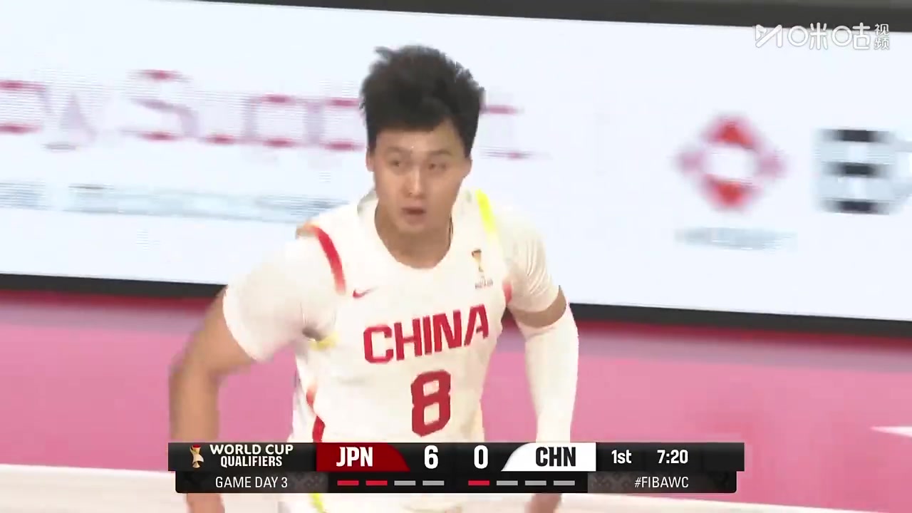 【推荐】个人能力解题！赵睿突破上篮打成，拿下中国男篮本场首分！