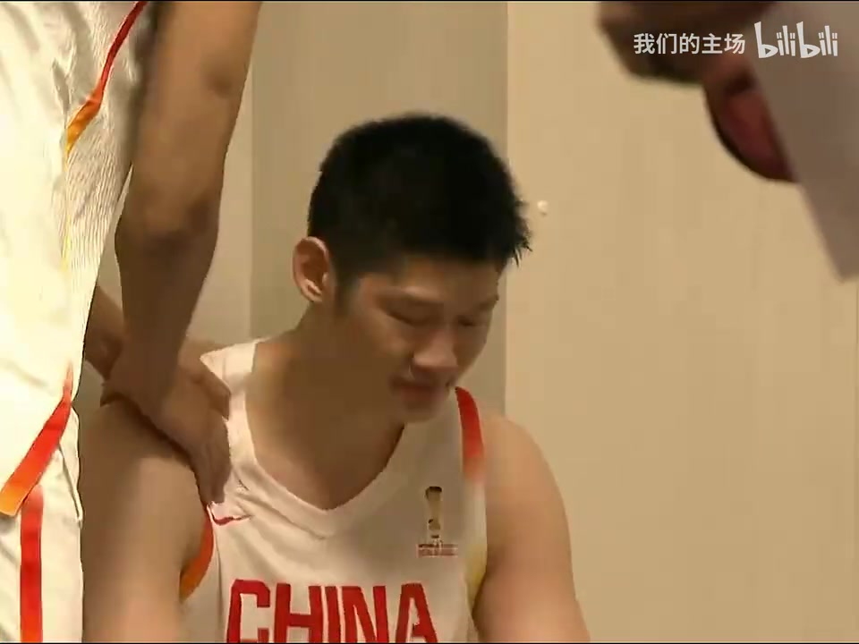 【体育视频】真是定海神针！胡金秋昨日10中9砍20+12，赛后累得站不起来！