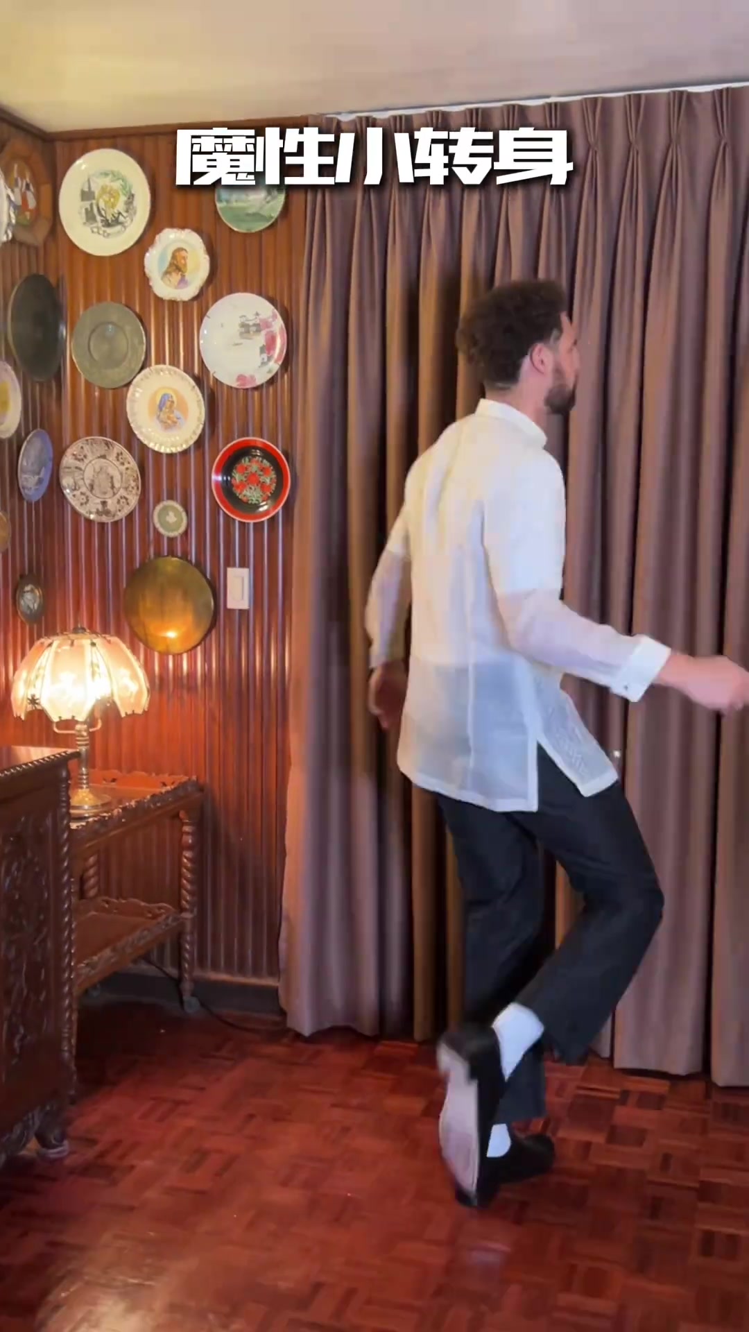 【推荐视频】球场舞王克莱上线！汤普森这套舞蹈有点水平啊