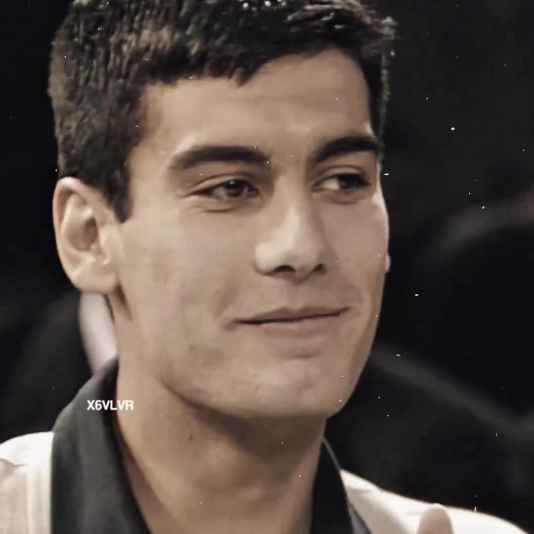 [球迷看点]男人就别秃顶看看年轻时的瓜迪奥拉……他以前帅得一塌糊涂