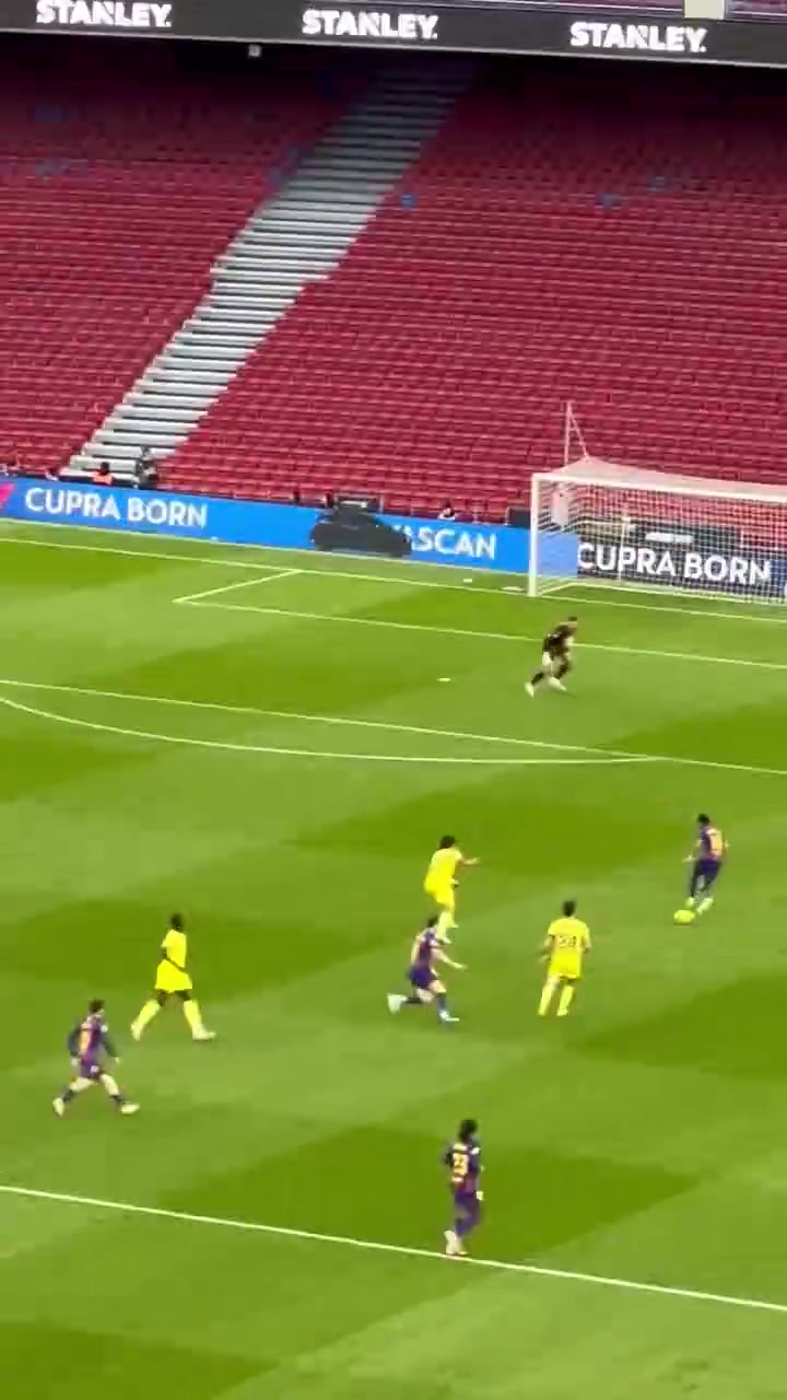 【推荐】熟悉的连线！现场直拍：佩德里手术刀直塞助攻亚马尔破门！