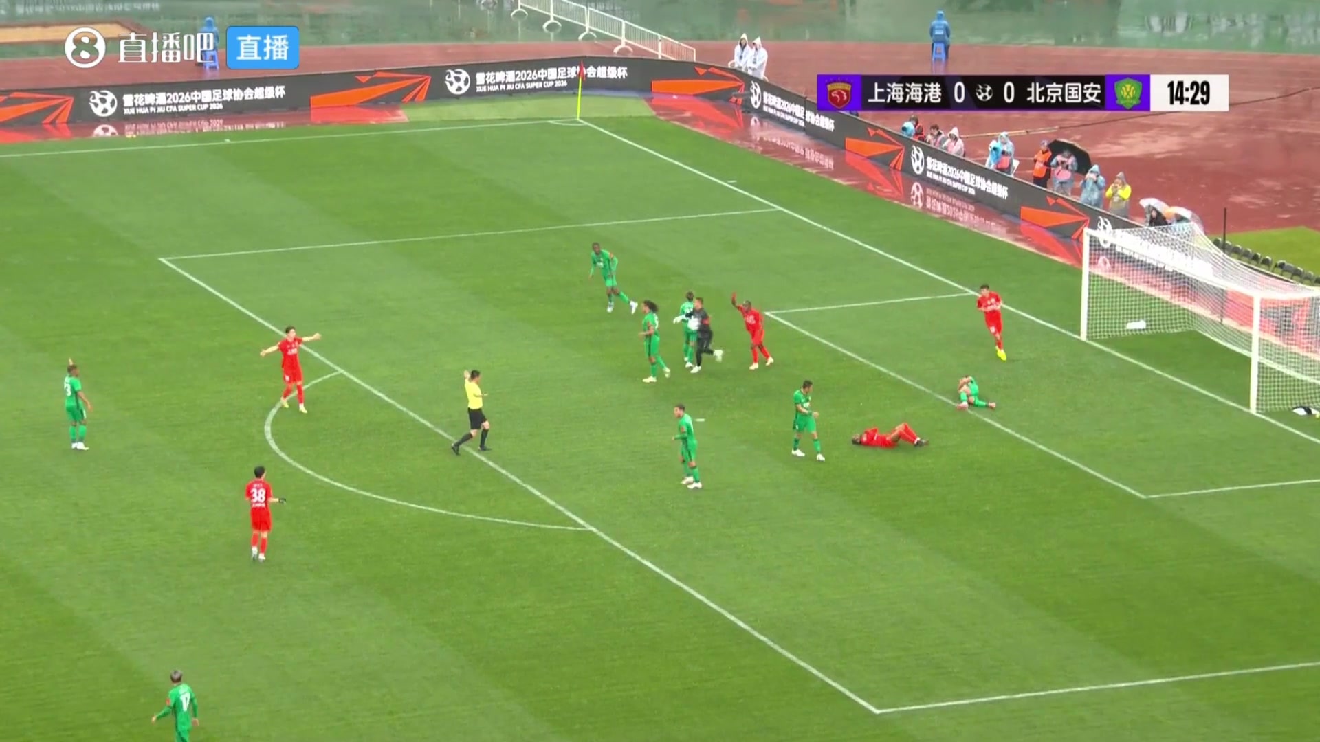 【视频/集锦】加布里埃尔连过数人杀入禁区倒地没吹犯规，杨晨：