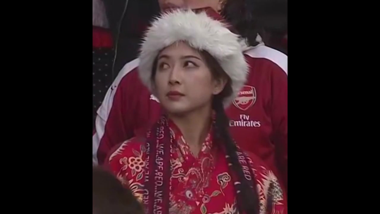 【推荐视频】点赞摄影师！超级杯赛场惊现一位美女球迷