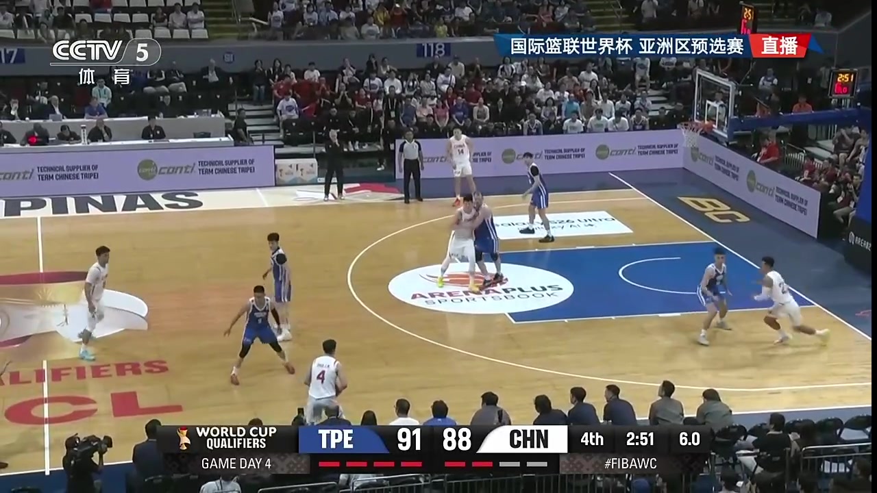 【推荐视频】扭转局势的一球！！赵继伟高难度超远三分命中，中国男篮终于扳平了！