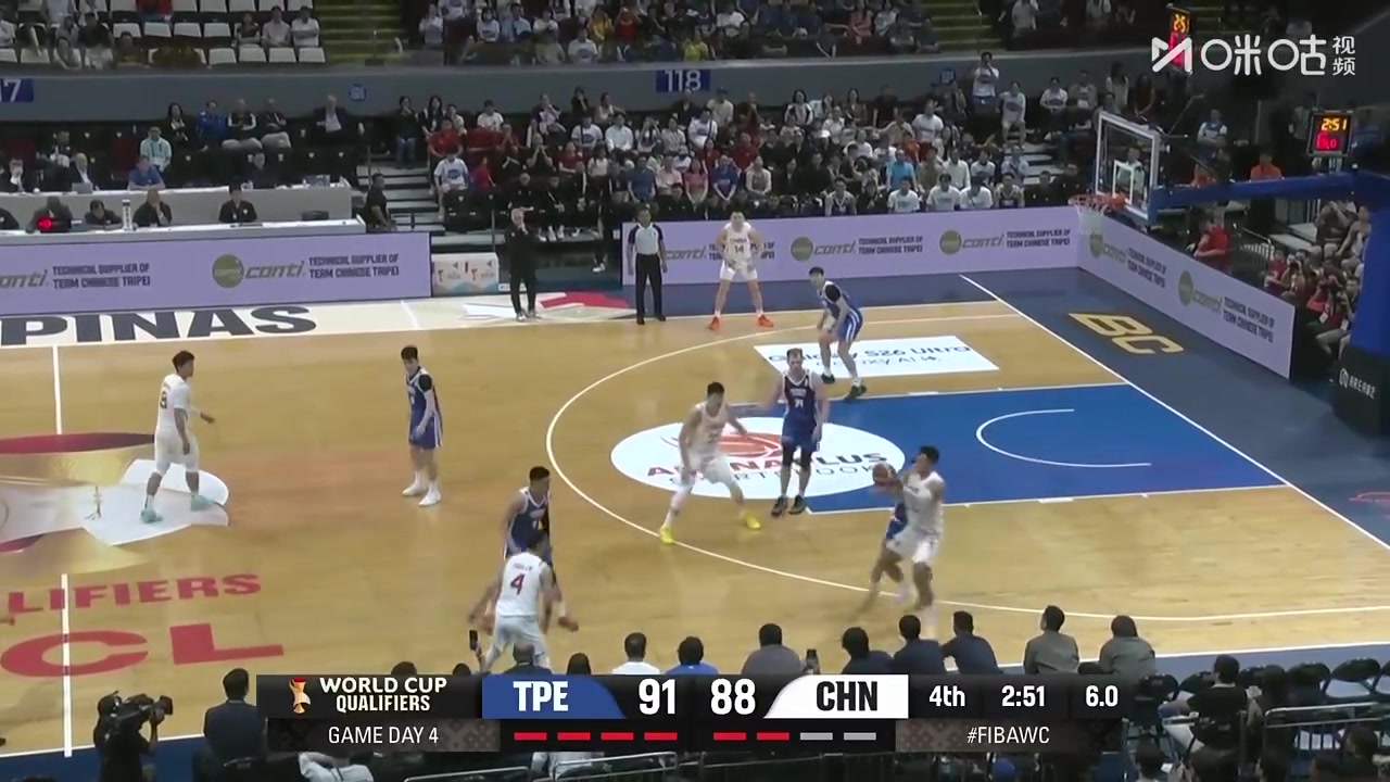 【CBA】全场最关键一球！赵继伟超远三分命中后，咪咕演播⚾室